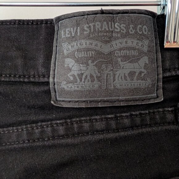 Levi's 724 High Rise Straight Soft Black Jeans Women's 28 Sz 6/S - Picture 7 of 7